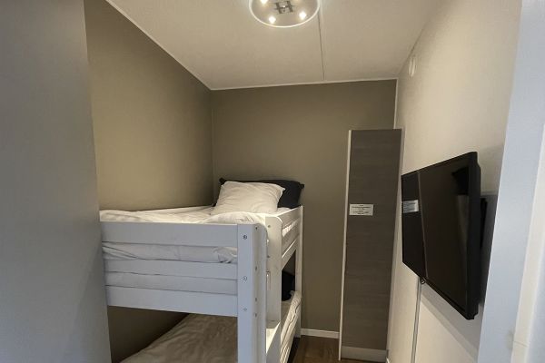 suite-43-00962DD18AA-68D8-EAEB-43F9-9E824CE903C1.jpg